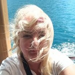 Julia, 35