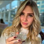 Evelina, 22